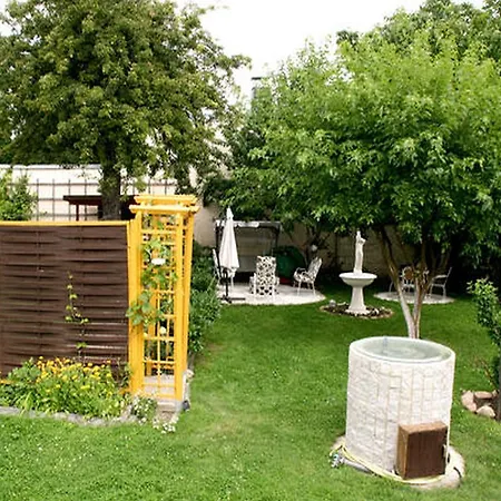 Monteurwohnung Fuer 6 Personen - Highspeed Wifi & Kostenlose Parkplaetze Vendégház 3*