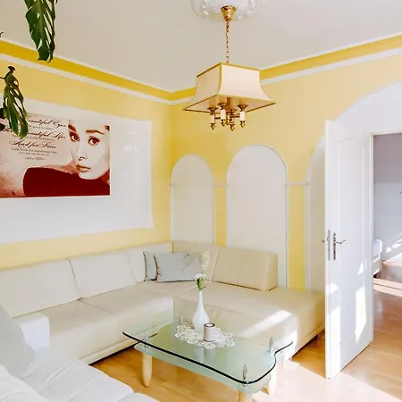 Monteurwohnung Fuer 6 Personen - Highspeed Wifi & Kostenlose Parkplaetze Vendégház