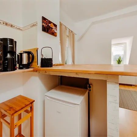 Monteurwohnung Fuer 6 Personen - Highspeed Wifi & Kostenlose Parkplaetze Vendégház